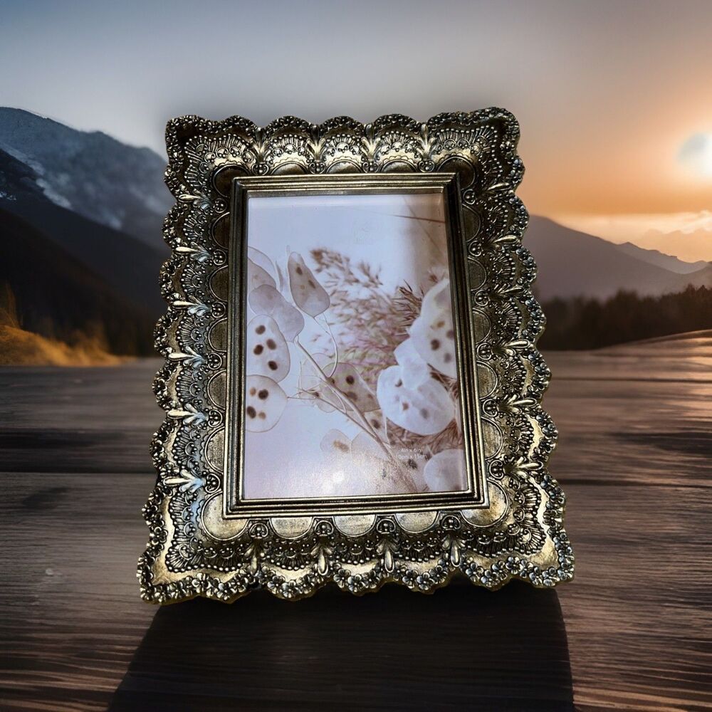 Isaac Jacobs Gold tone photo frame-Vertical or Horizontal-Tabletop or Wall